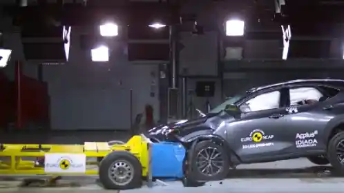 Crash Test - VIDEO: Crash Test Lexus NX (Euro NCAP)