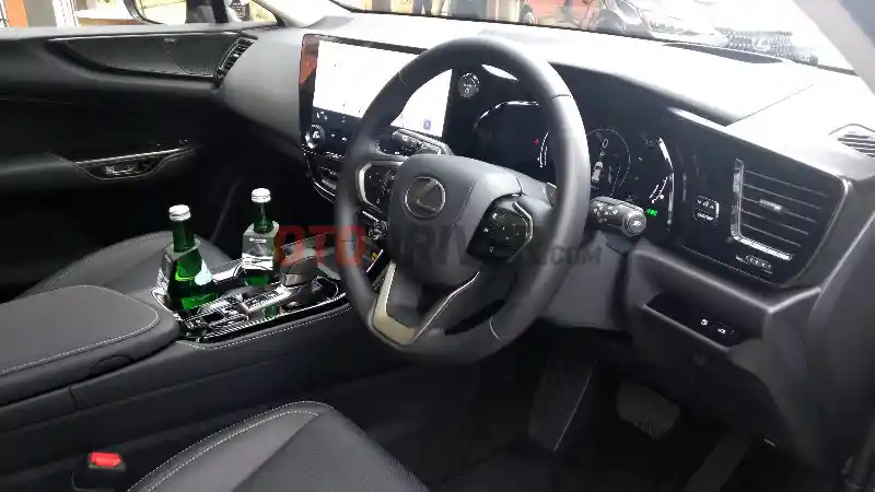 Foto - Lexus Andalkan All New NX 250 dan NX 350h Untuk Berjibaku Di Kelas Compact Premium SUV