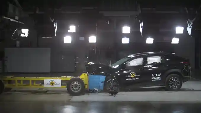 Foto - VIDEO: Crash Test Lexus RZ (Euro NCAP)