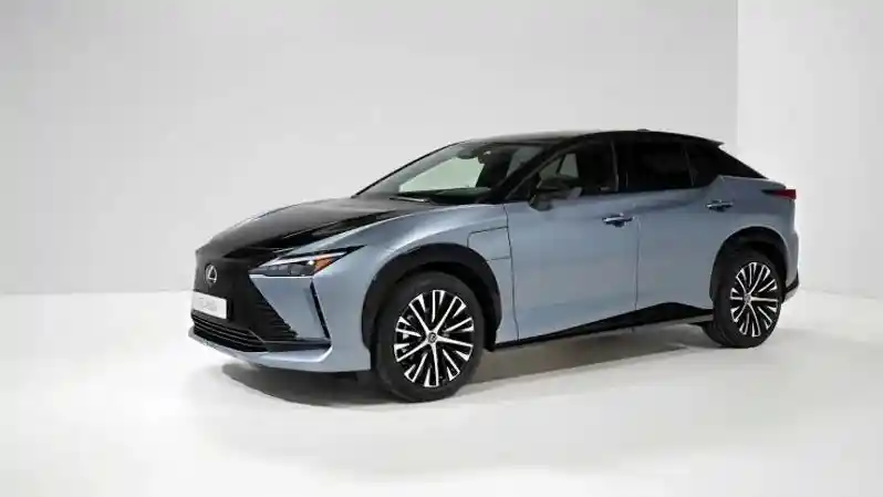 Foto - Lexus Luncurkan Mobil Listrik Pertamanya di Korea Selatan, Simak Spesifikasinya