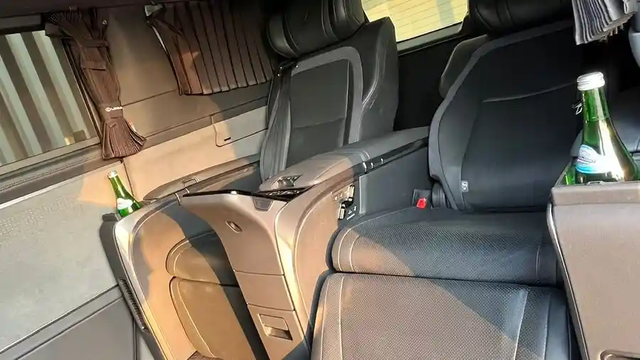 Foto - Mudik In Style 2026 : POV Jadi Sultan, Mudik Dengan Lexus LM 500h Seharga Rp 3,4 Miliar