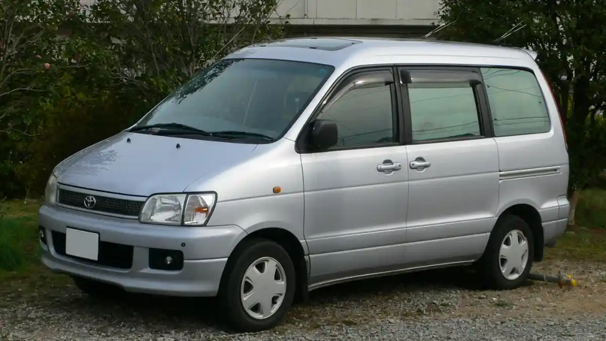 Van - Toyota LiteAce, Adik Mungil HiAce Yang Tak Pernah Dijajakan Di Indonesia