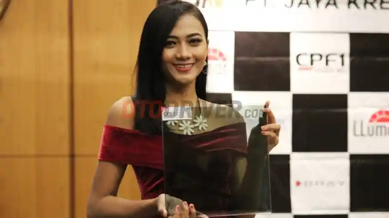 Tips - Perang Kaca Film di GIIAS 2019: LLumar dan CPF1 Perkenalkan Kaca Depan Ramah Sinyal