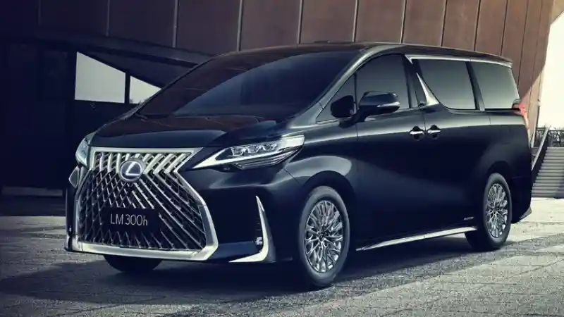 Foto - Komparasi Spesifikasi Lexus LM VS Toyota Alphard