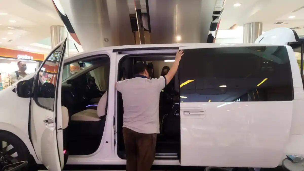Foto - Hyundai Staria Kabin Mewah Mejeng di PIM 1, Konsumen Minat Bisa Pesan Via Leasing