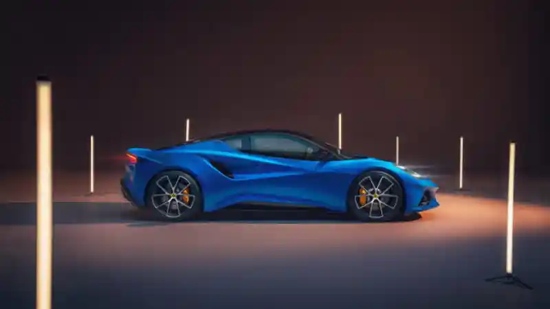 Foto - Lotus Emira V6 First Edition Segera Dipasarkan, Simak Kehebatannya