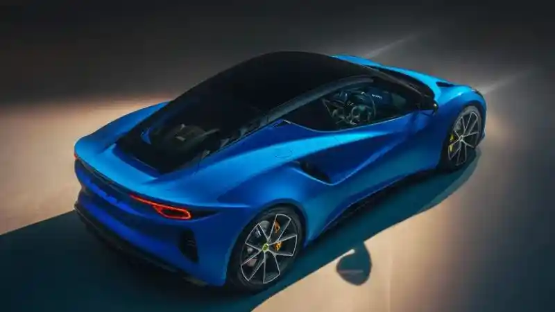 Foto - Lotus Emira Melakukan Debut Dunianya