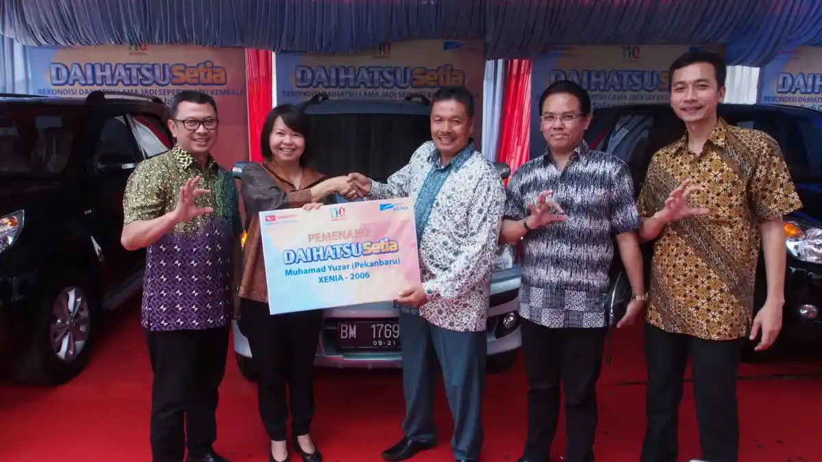 Berita - Daihatsu Rekondisi Gratis 20 Unit Mobil Konsumennya di Sumatera