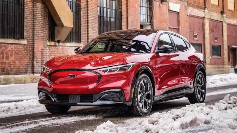 Berita - Melihat Keunggulan Mustang Mach-E, Mobil Listrik Rp 700 Jutaan 