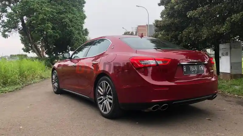Foto - FIRST DRIVE: Maserati Ghibli 
