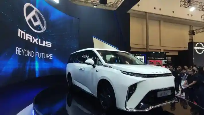 Foto - Maxus Mifa 9 vs Denza D9, Ini Perbandingan Dimensi Dan Baterainya