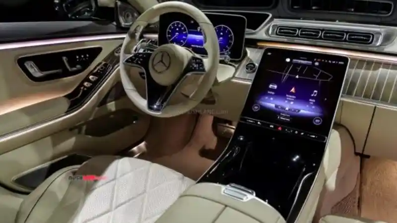 Foto - Mercedes-Maybach 2021 Resmi Meluncur