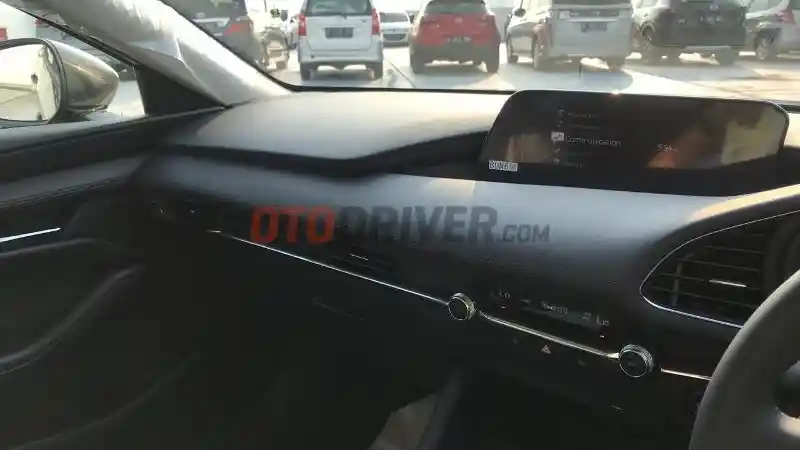 Foto - Perbedaan Mazda 3 Hatchback dengan Versi Sedan Tak Cuma di Buntut