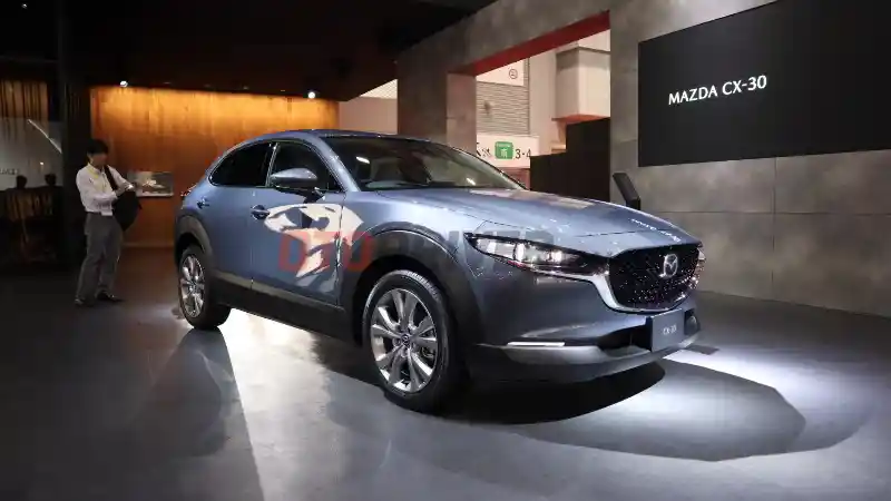 Foto - Detik-detik Debut Mazda CX-30 Indonesia