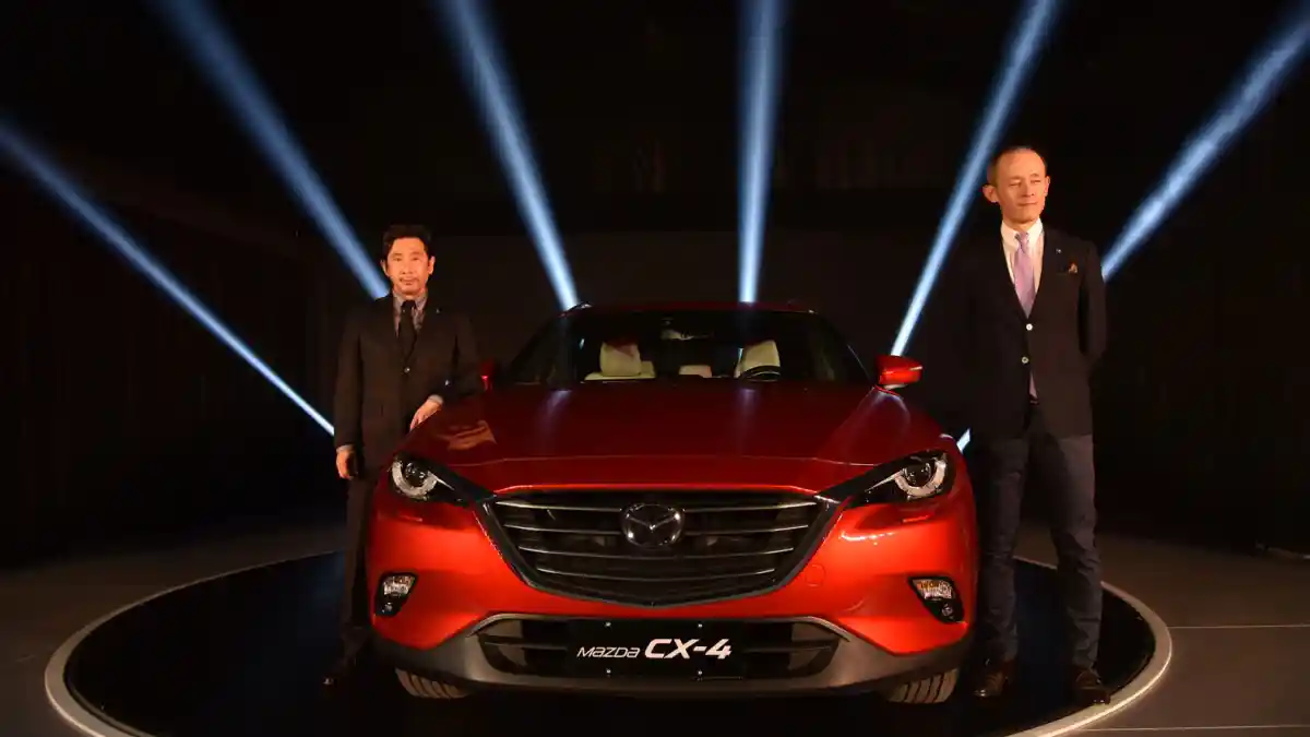 Foto - Mazda CX-4 Resmi Lahir Dengan Penggerak AWD