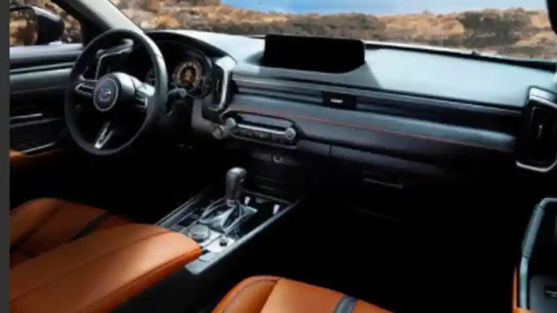 Foto - Mazda CX-50 Melakukan Debut Dunia-nya