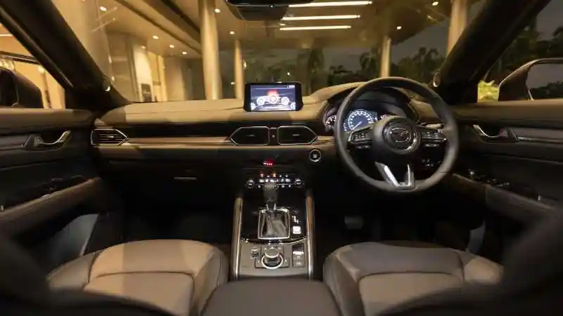 Foto - Mazda CX-5 AWD Anniversary Edition, Model Khusus dengan Cat Khusus