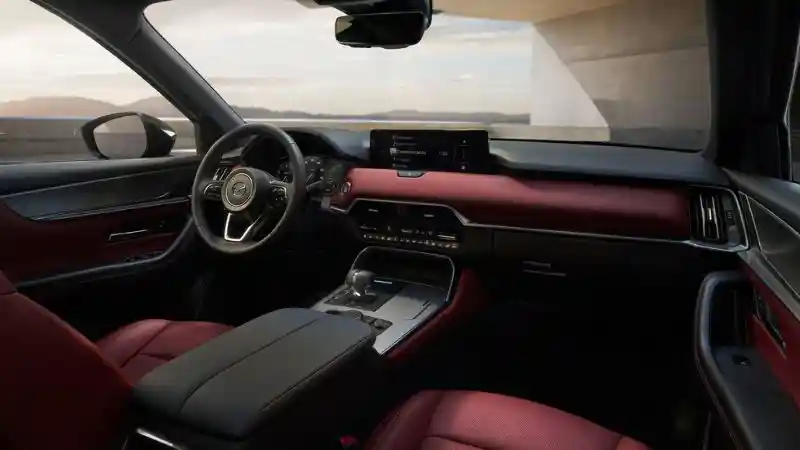 Foto - Mazda CX-70 Resmi Melakukan Debut Dunia