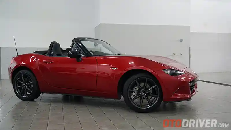 Foto - Mazda Miata Terbaru Bakal Lebih Ringan Dan Tetap Andalkan Mesin NA