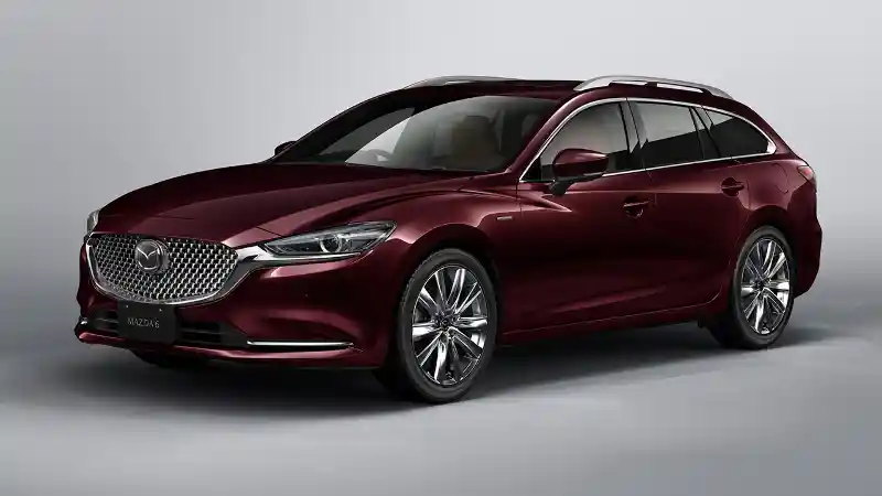 Foto - Mazda Luncurkan Model Ekslusif Dengan Laburan Cat Khusus 