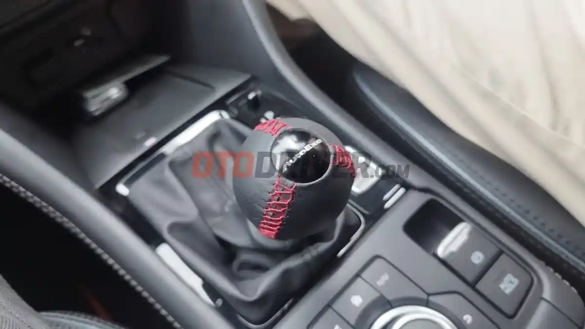 Foto - Mazda CX-3 Pro AutoExe Tuning Tipis Namun Signifikan