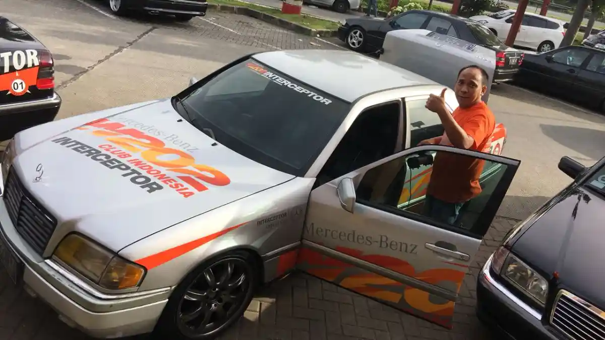 Foto - Mercedes-Benz W202 Club Bikin Guyub Para Anggota Baru Saat Touring