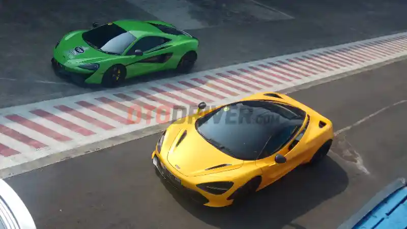 Foto - McLaren Club Indonesia Ajak Berbagai Merek Supercar Ngebut di Sentul