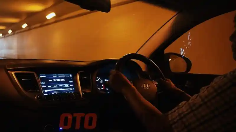 Foto - Waspada Transisi Cahaya Saat Mengemudi Di Pergantian Hari