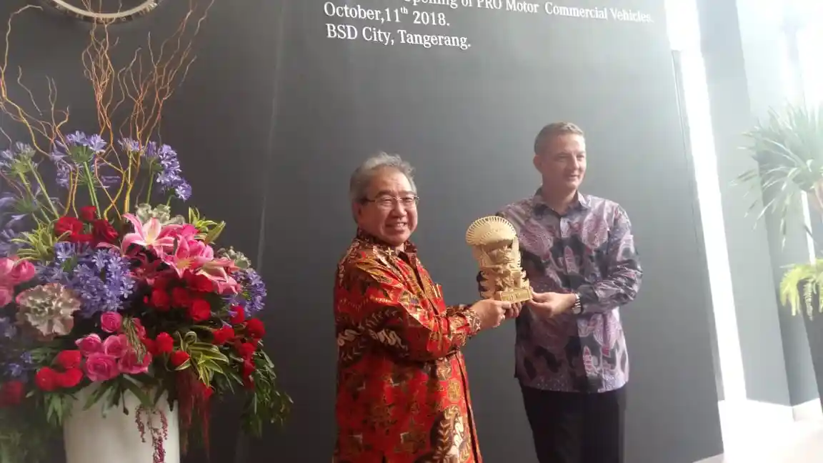 Berita - Dealer dan Bengkel Mercedes-Benz Komersial Hadir Di BSD