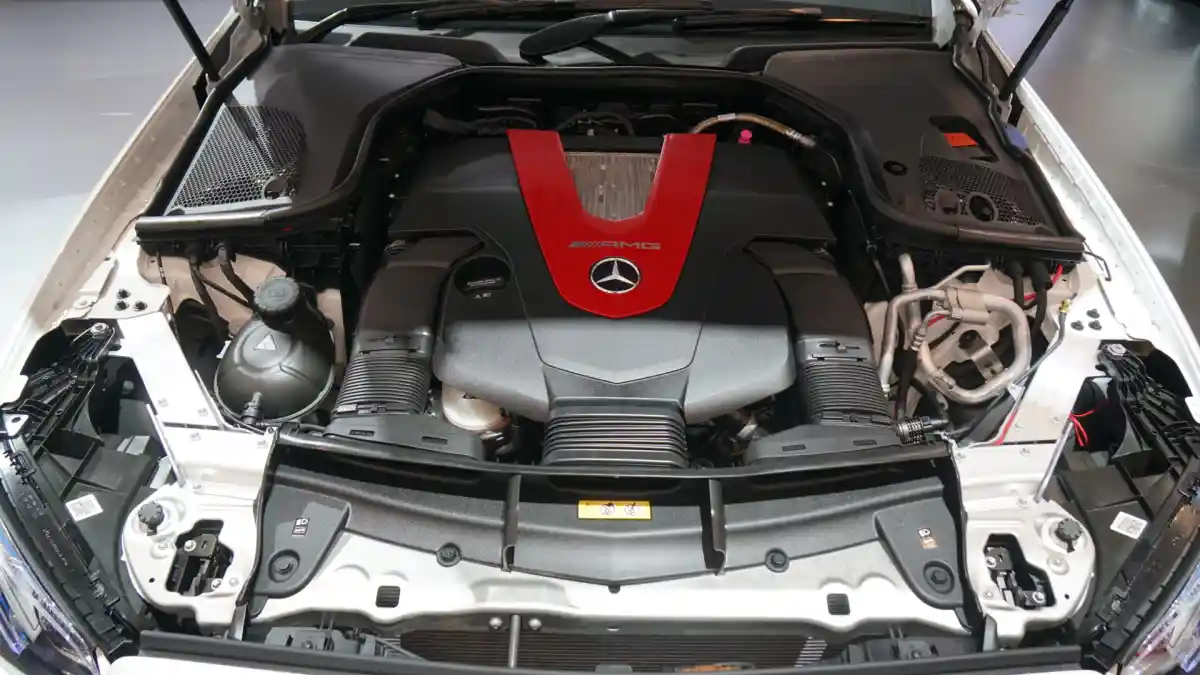 Foto - Mobil Listrik Mercedes-AMG 'Tak Punya Suara', Linkin Park Dipanggil Untuk Kerjasama