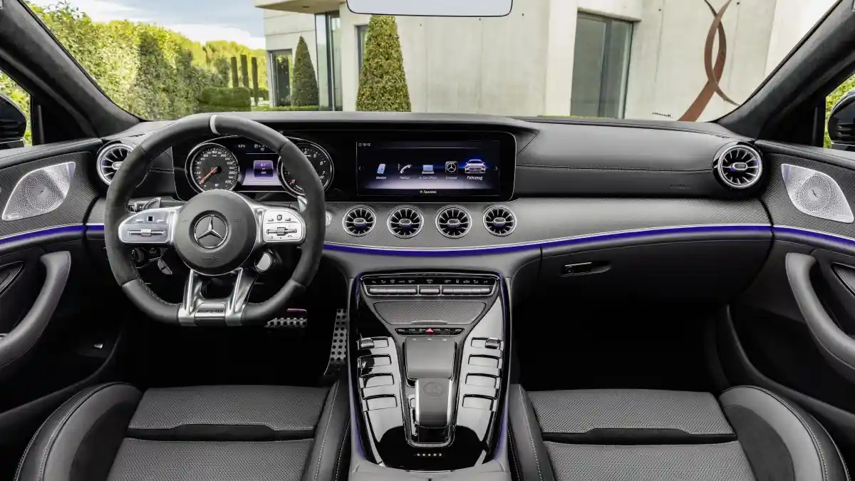 Foto - Mercedes-AMG Rilis Mobil Baru yang Tak Terduga