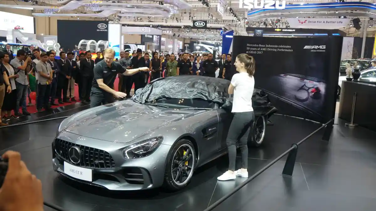 Berita - GIIAS 2017: Mercedes-AMG GT R Resmi Dirilis Bareng 2 Model Sangar Ini