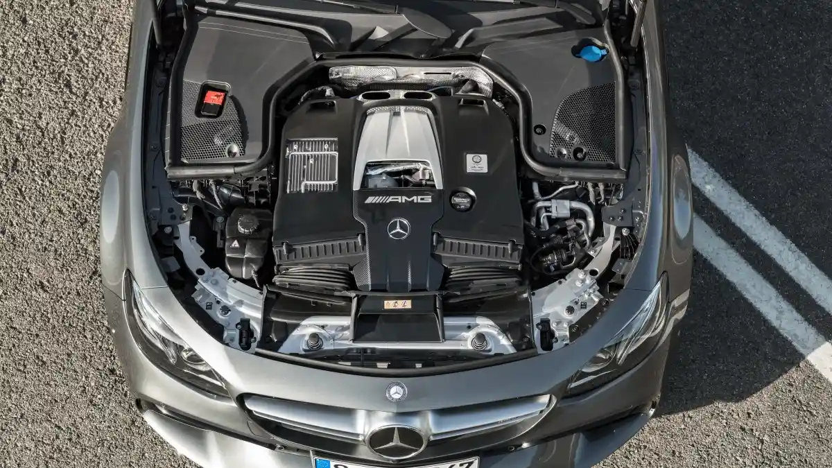 Foto - Mercedes-AMG E 63 Resmi Diperkenalkan, Akselerasi Kini Setara Supercar