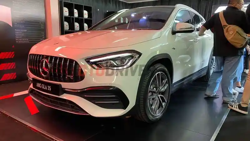 Berita - GALERI: Mercedes-AMG A 35 Sedan Dan GLA 35 (20 FOTO)