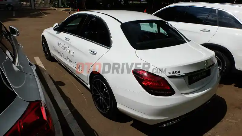 Foto - First Drive: Mercedes-Benz New C-200 EQ Boost Avantgarde Line FL 2018