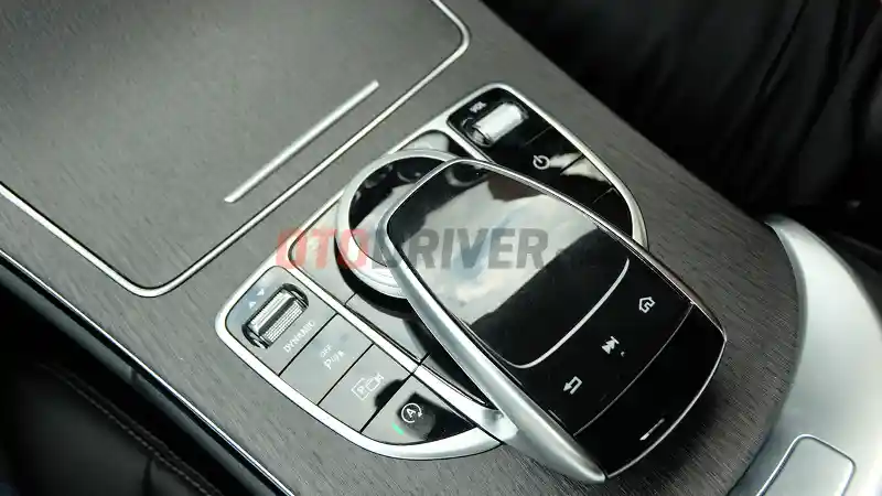 Foto - First Drive: Mercedes-Benz New C-200 EQ Boost Avantgarde Line FL 2018