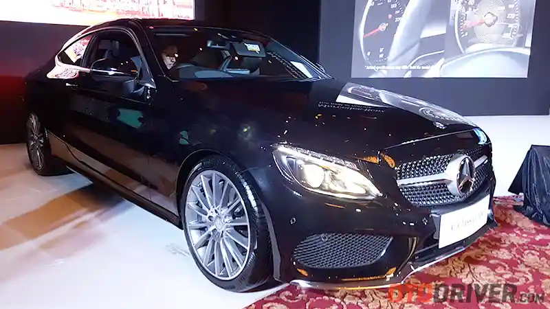 Berita - GALERI FOTO: Mercedes-Benz C 300 AMG Coupe