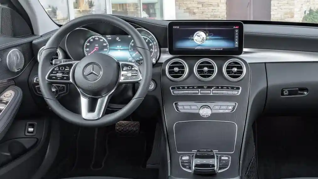 Foto - Mercedes-Benz Dan AMG Racik C-Class Facelift nan Segar