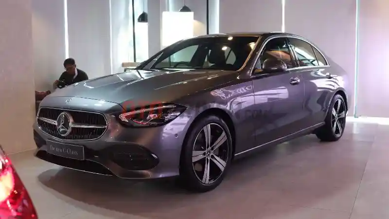 Foto - GALERI: Mercedes-Benz C-Class W206 Generasi Terbaru (28 FOTO)