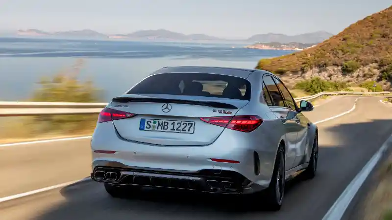 Foto - Mercedes-AMG C63 Resmi Debut Dunia, Jadi Mobil Bermesin 4 Silinder Terkuat Di Bumi