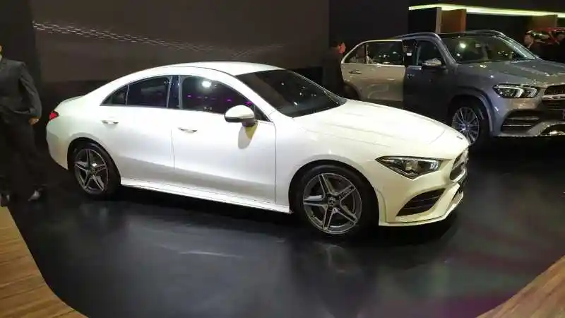 Foto - GIIAS 2019: Mercedes-Benz CLA 200 AMG Line Melantai di Bawah RP 1 Milyar