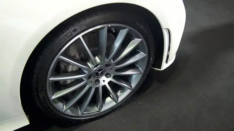 Foto - FIRST DRIVE: Mercedes-Benz New CLS 350 AMG Line 2018