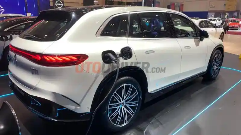 Mobil Listrik - Spesifikasi Mercedes-Benz EQS SUV, Punya Tampang Aerodinamis dan Kaya Fitur 