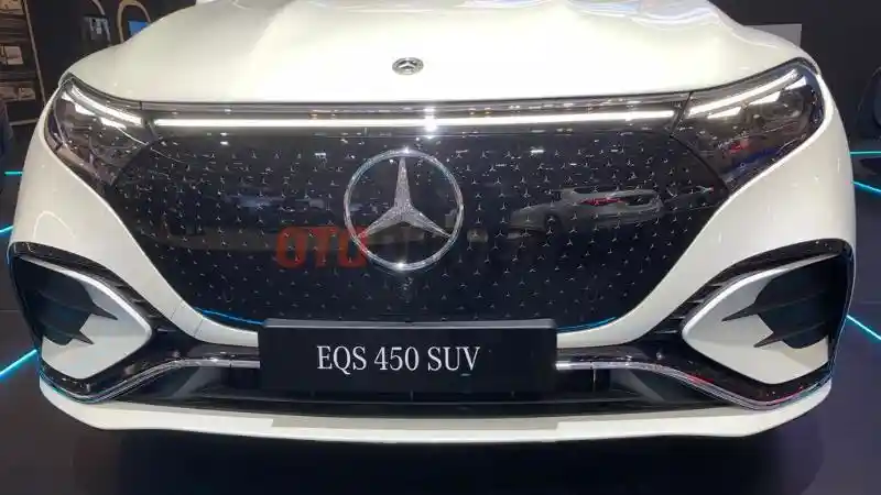 Foto - Spesifikasi Mercedes-Benz EQS SUV, Punya Tampang Aerodinamis dan Kaya Fitur 