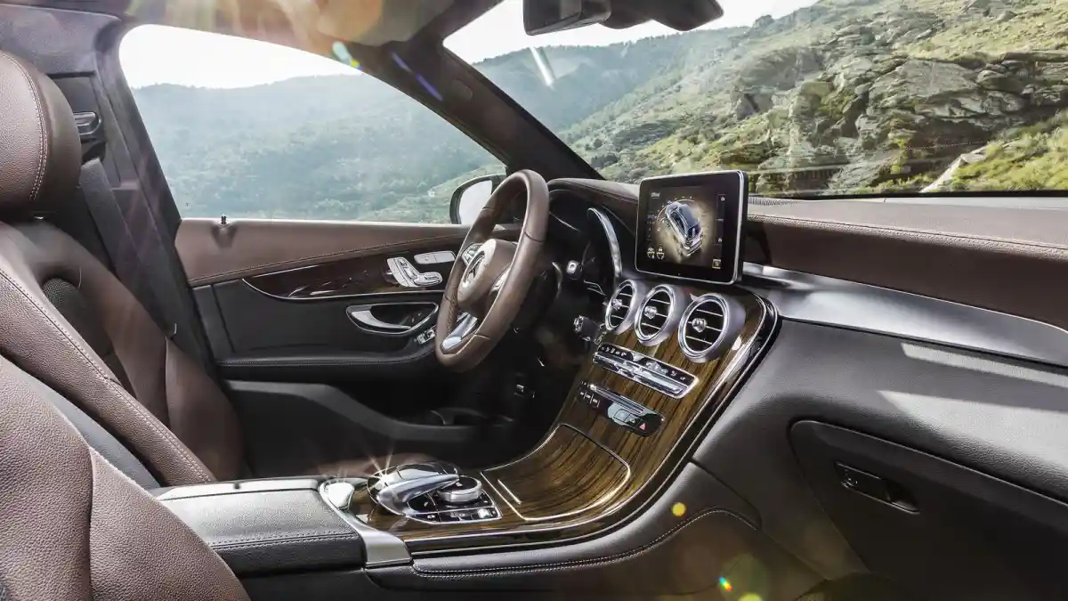 Foto - Mercy GLC Hadir Di GIIAS, Ini Detailnya