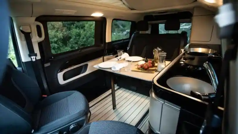 Berita - Begini Cara Mercedes-Benz Membuat Dealer Mereka Bersaing Menjadi Yang Terbaik di Indonesia