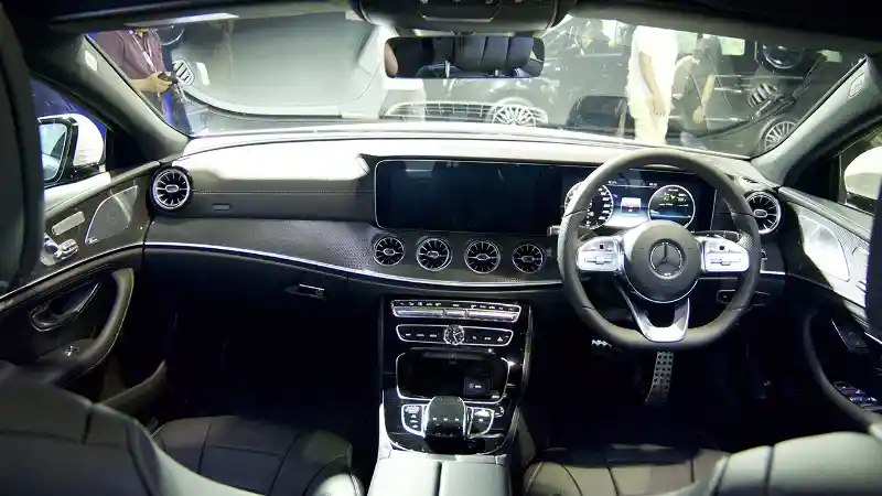 Foto - Mercedes-Benz CLS Generasi Ketiga Meluncur. Berapa Milyar Rupiah?