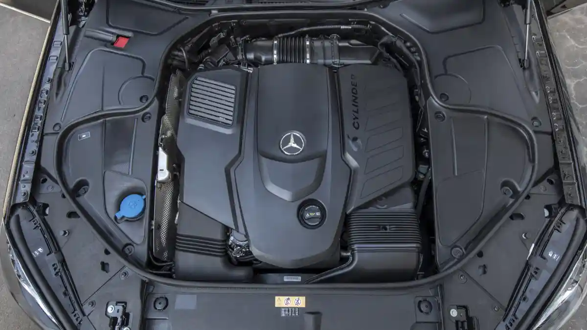 Foto - Mercedes-Benz S-Class Facelift Meluncur Dengan Mesin Buas