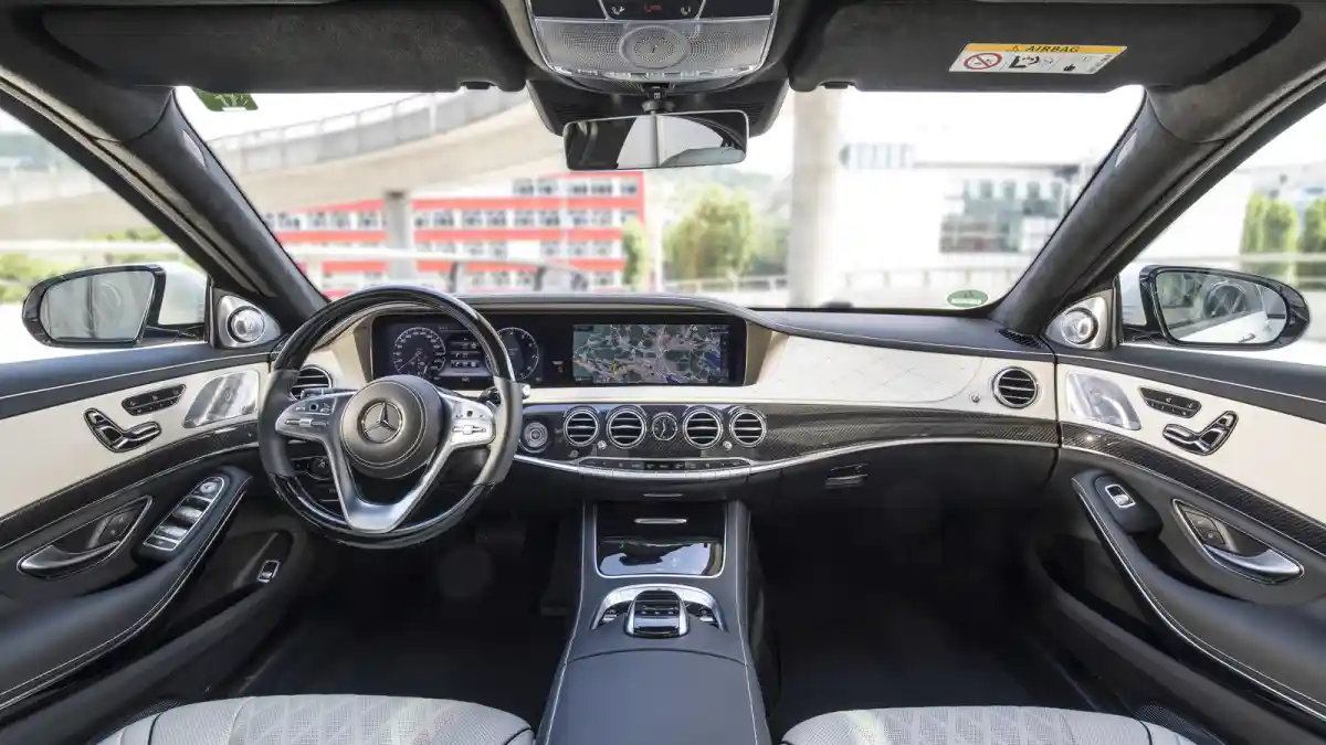 Foto - Mercedes-Benz S-Class Facelift Meluncur Dengan Mesin Buas