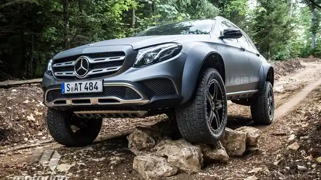 Foto - Para Insinyur Mercedes-Benz Iseng, Hasilkan Sebuah Crossover Unik